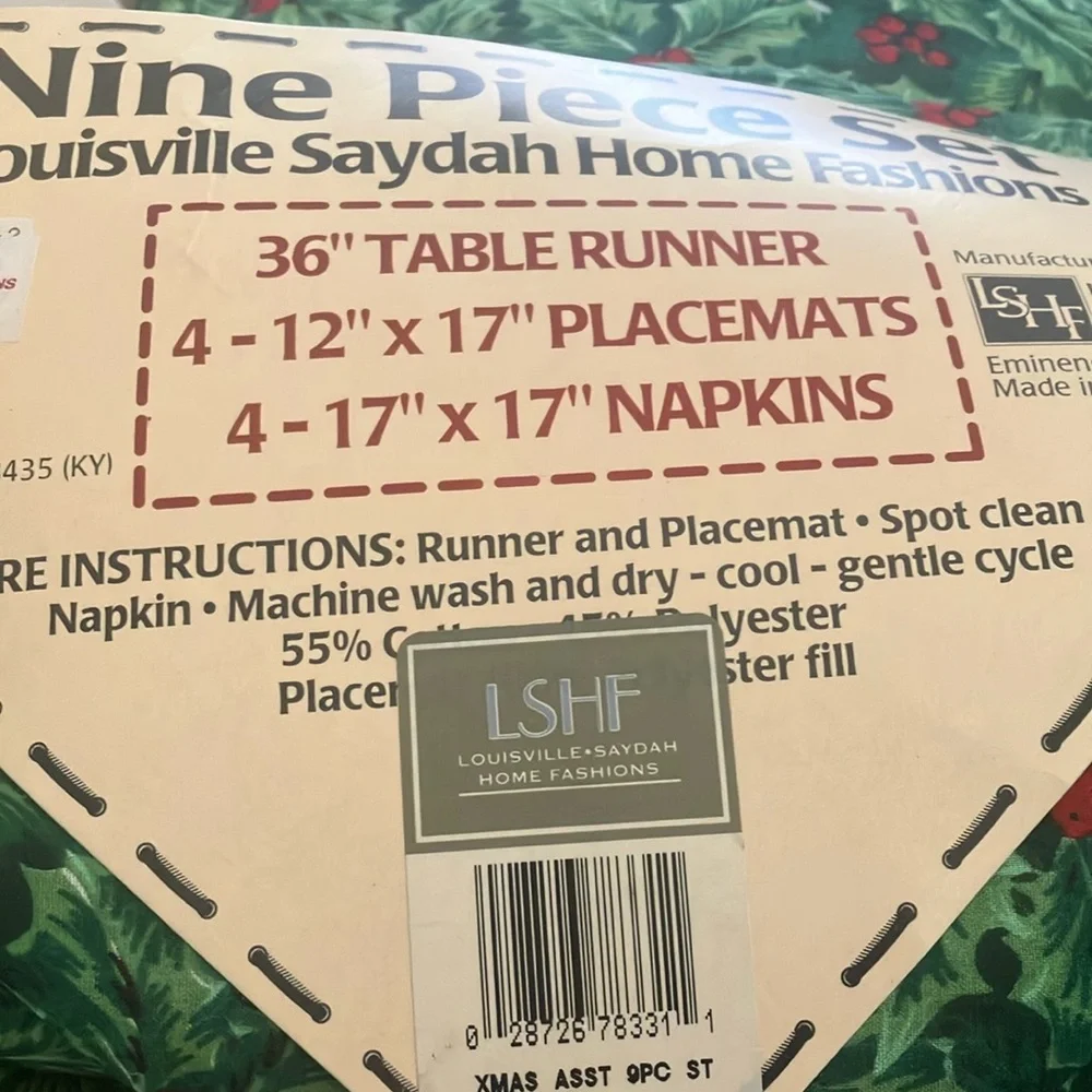 Table runner place mats and napkins set